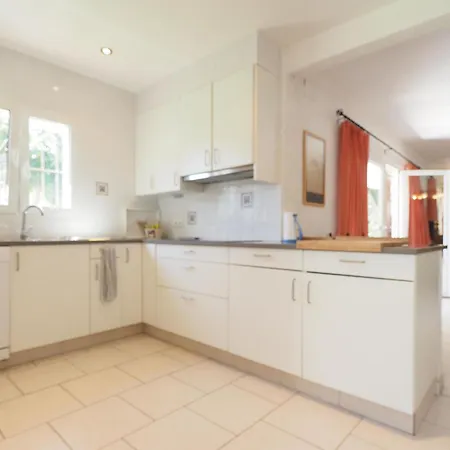 Holiday home Casa Con Piscina Privada, Jardin Amplio Y Estudio Independiente, 5 - Es-325-34 *