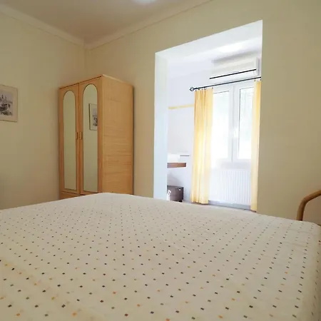 Holiday home Casa Con Piscina Privada, Jardin Amplio Y Estudio Independiente, 5 - Es-325-34