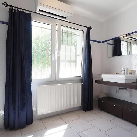 Holiday home Casa Con Piscina Privada, Jardin Amplio Y Estudio Independiente, 5 - Es-325-34