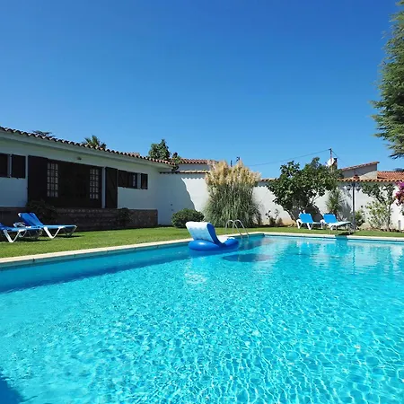 Holiday home Casa Con Piscina Privada, Jardin Amplio Y Estudio Independiente, 5 - Es-325-34