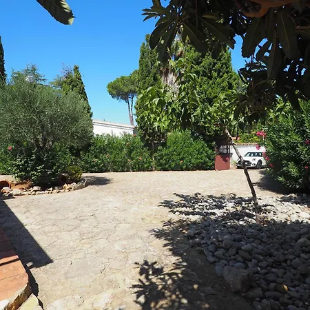 Holiday home Casa Con Piscina Privada, Jardin Amplio Y Estudio Independiente, 5 - Es-325-34 *